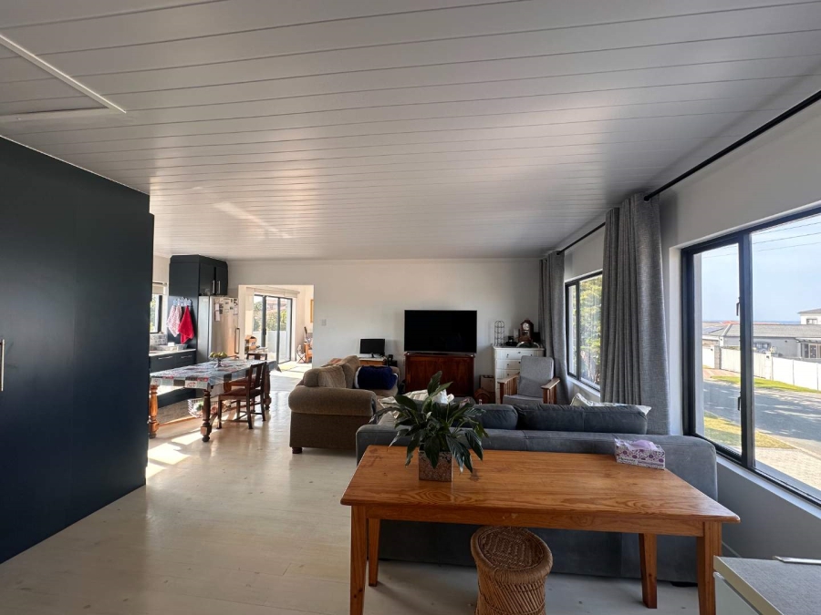 5 Bedroom Property for Sale in Fraaiuitsig Western Cape